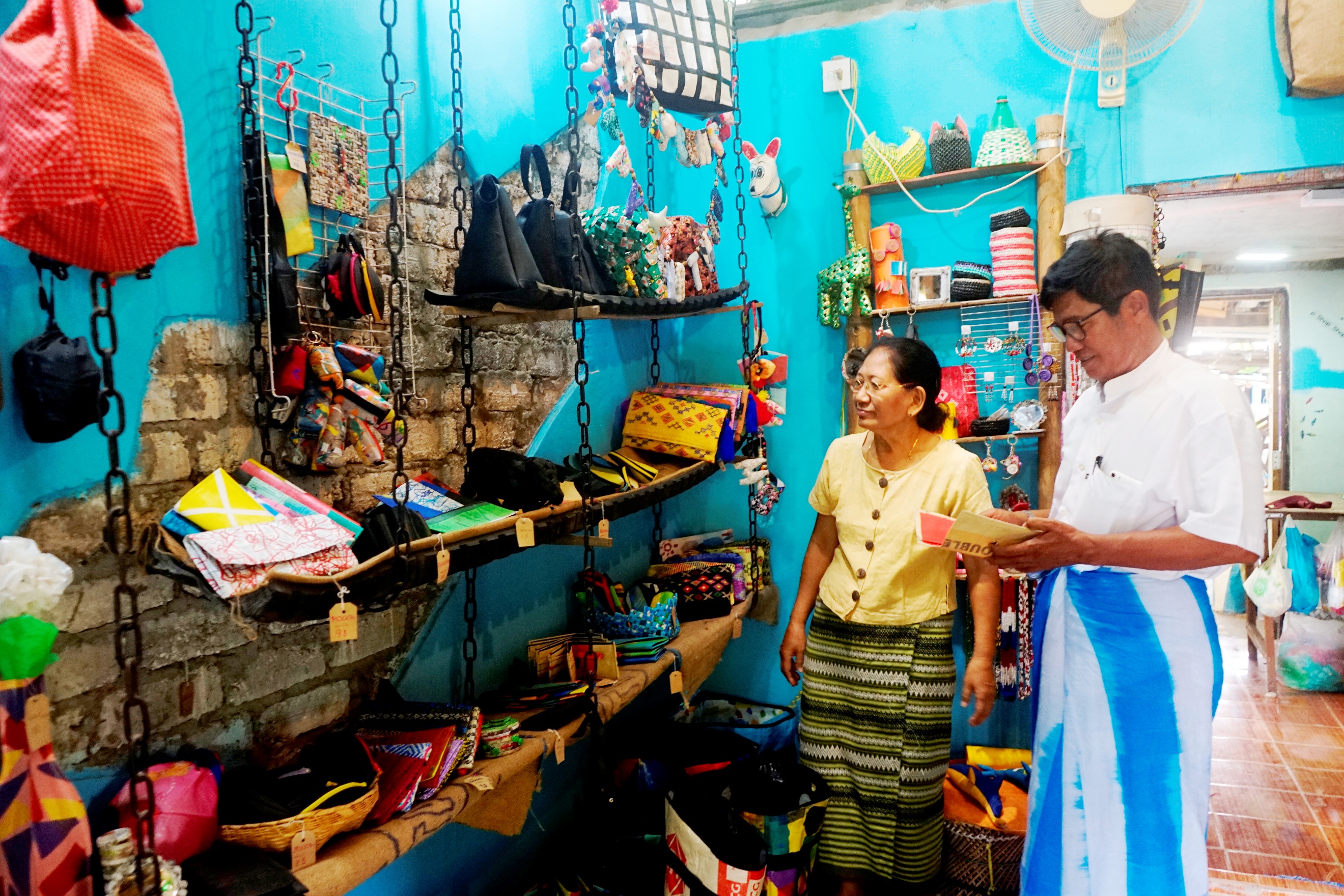 စွန့်ပစ်ပစ္စည်းများဖြင့် ပြုလုပ်သည့် လုပ်ငန်း 