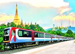 ခေတ်မီ DEMU ရထားများဖြင့် ဝန်ဆောင်မှုသစ်ဆီသို့ ခြေလှမ်းလှမ်းလာသည့် မြန်မာ့မီးရထား